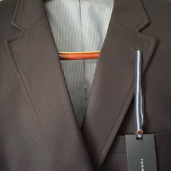 TOMMY HILFIGER 100% Worsted Wool Men's Blazer/ Jacket Size 44R - Picture 2 of 12